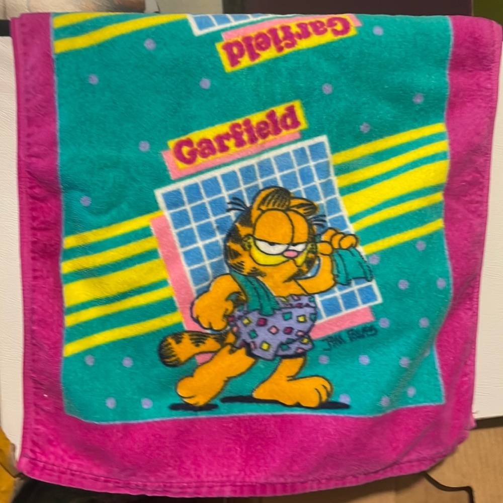 Two vintage 80’s 100% cotton Garfield the cat handtowels